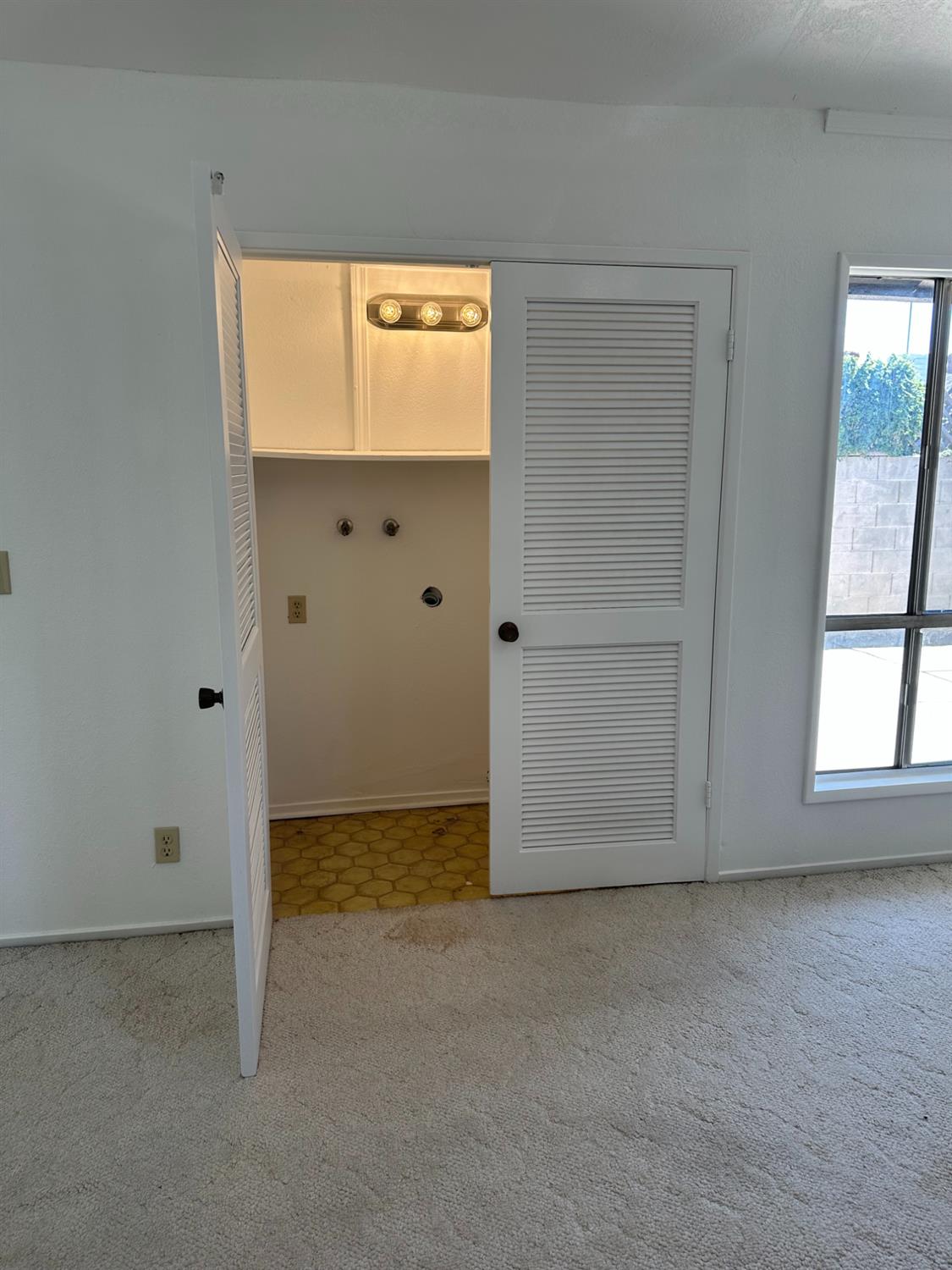 317 W Sierra Ave #117, Fresno, CA 93704