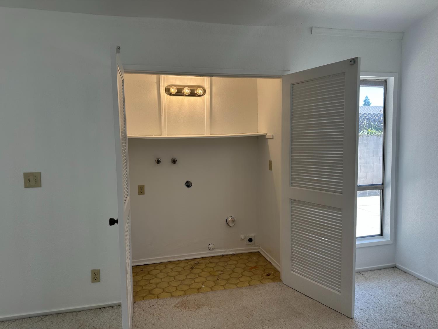 317 W Sierra Ave #117, Fresno, CA 93704