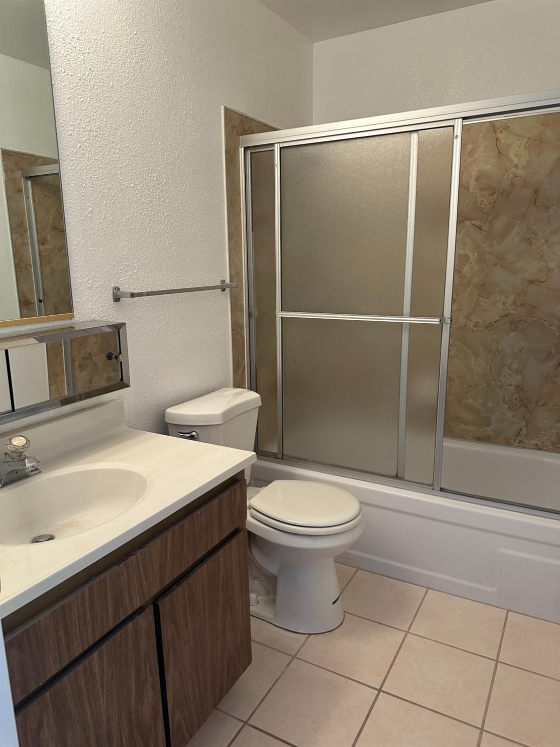 317 W Sierra Ave #117, Fresno, CA 93704