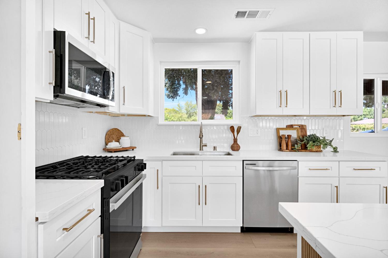 1355 W Barstow, Fresno, CA 93711