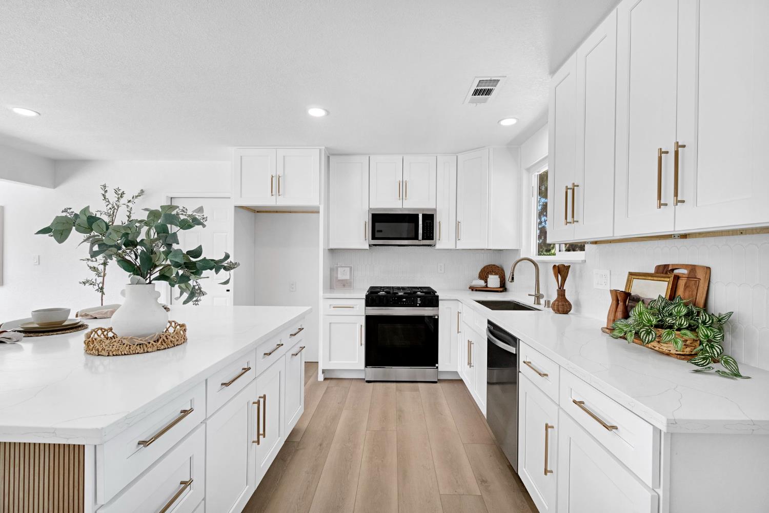 1355 W Barstow, Fresno, CA 93711