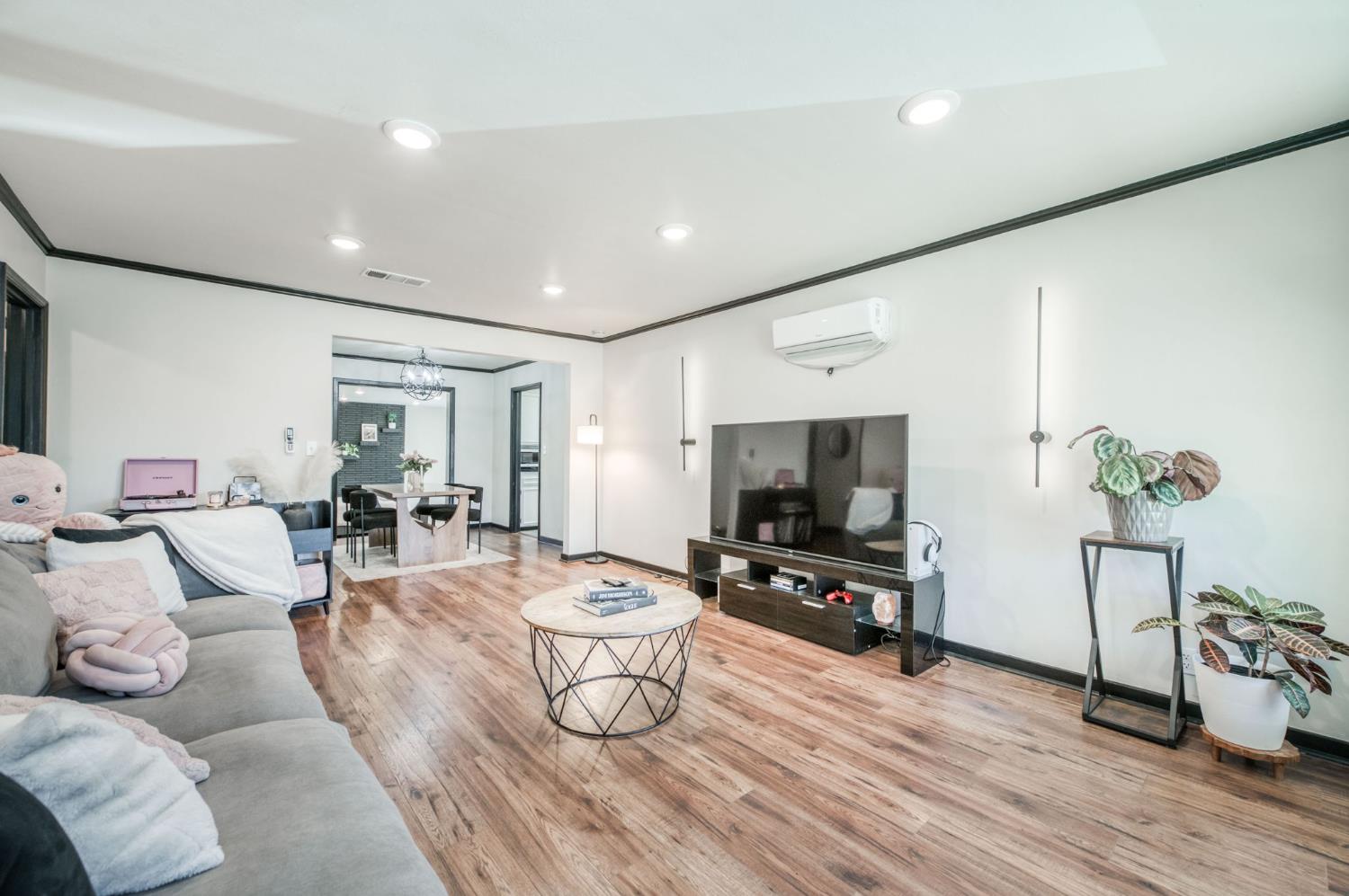 1337 E Princeton Ave, Fresno, CA 93704