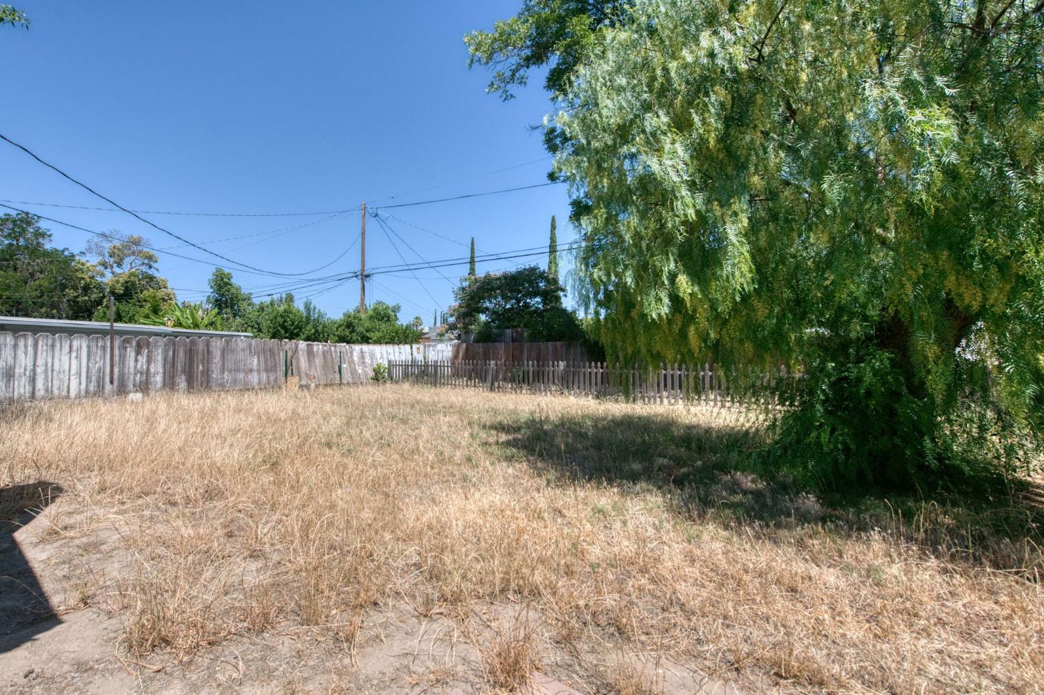 1337 E Princeton Ave, Fresno, CA 93704