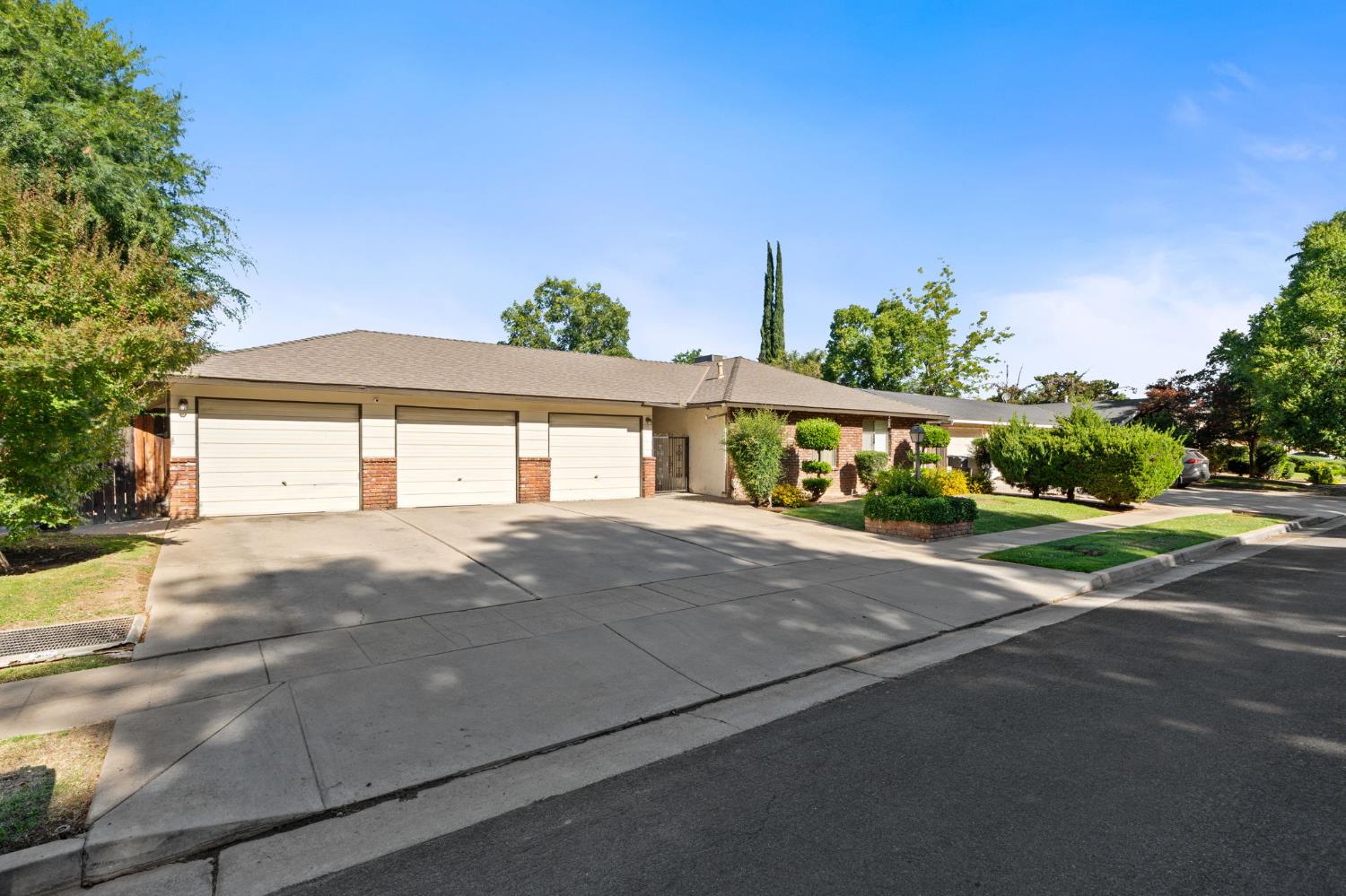 6451 N Wishon Ave, Fresno, CA 93704