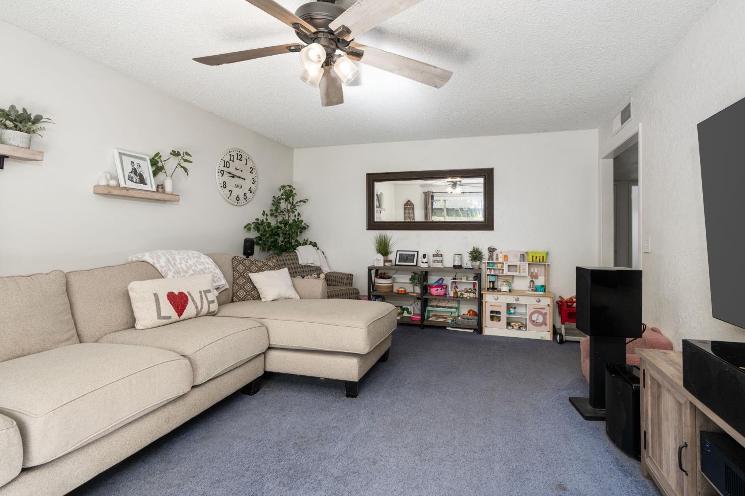 6451 N Wishon Ave, Fresno, CA 93704