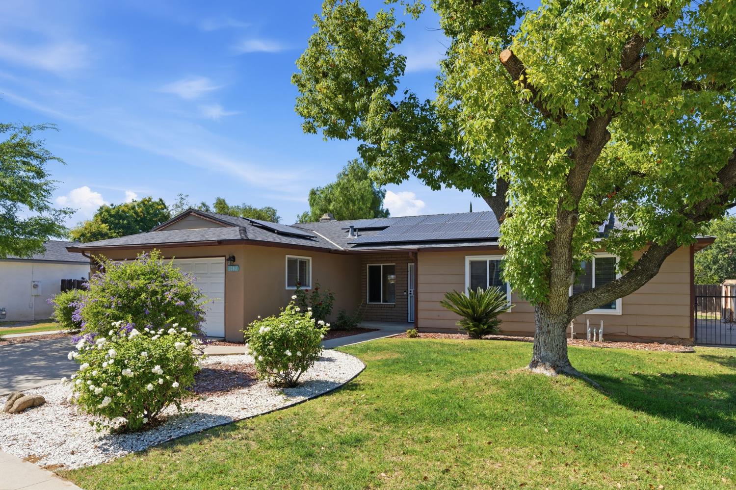1793 Norwich Ave, Clovis, CA 93611