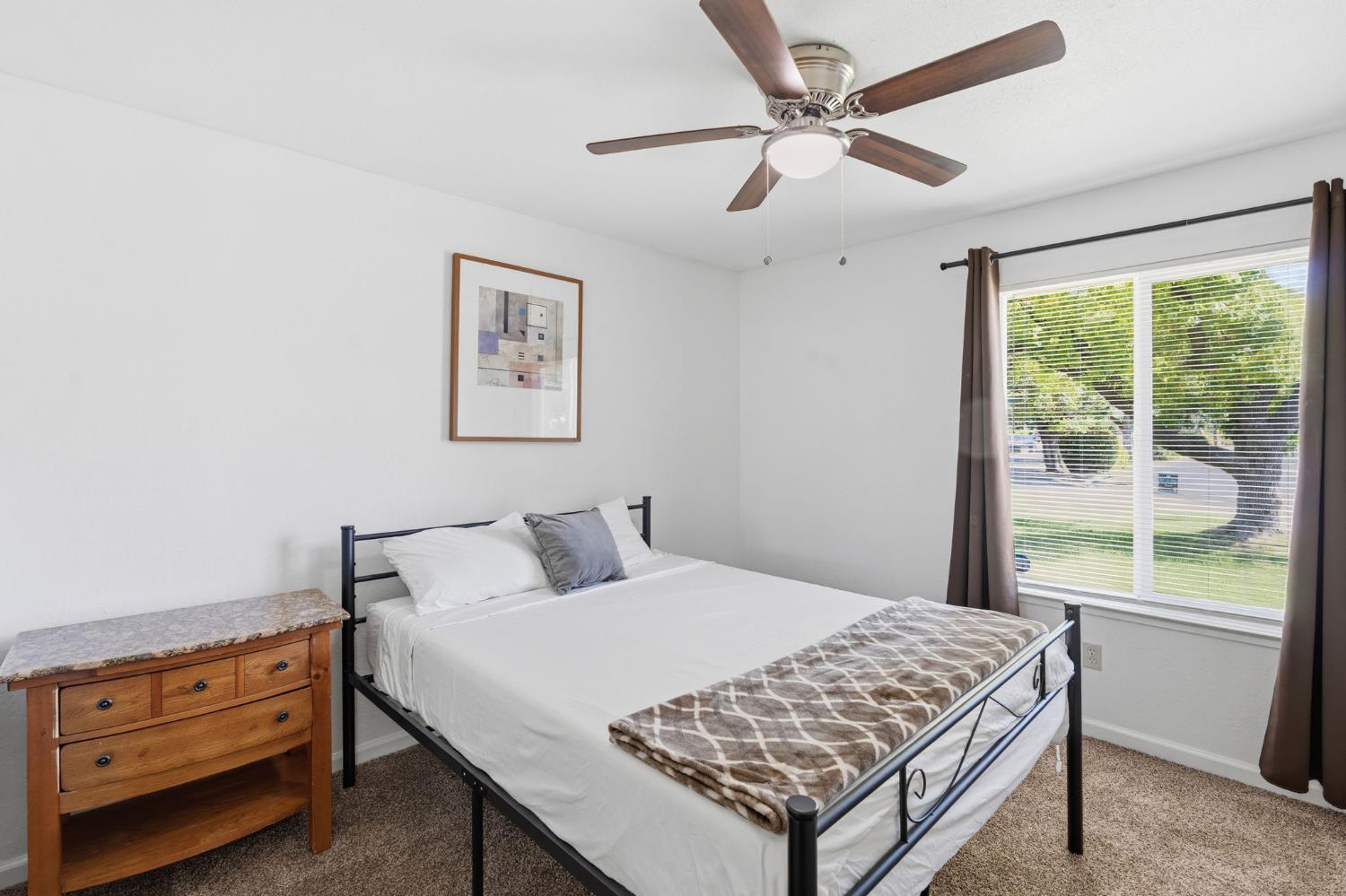 1793 Norwich Ave, Clovis, CA 93611