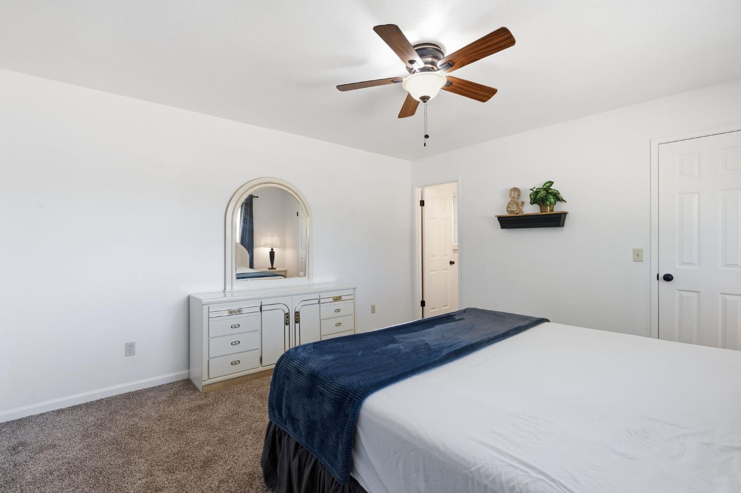 1793 Norwich Ave, Clovis, CA 93611