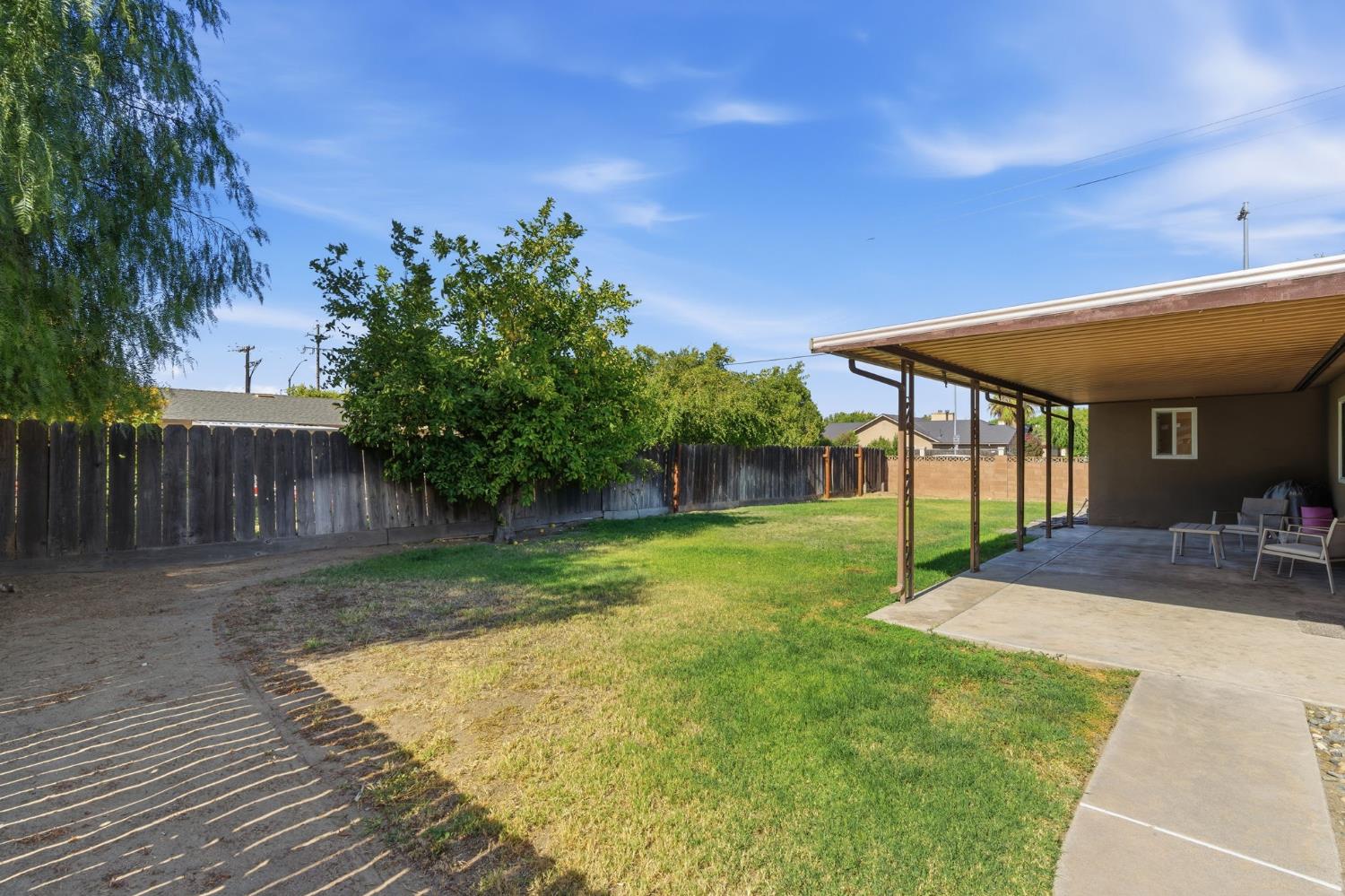 1793 Norwich Ave, Clovis, CA 93611