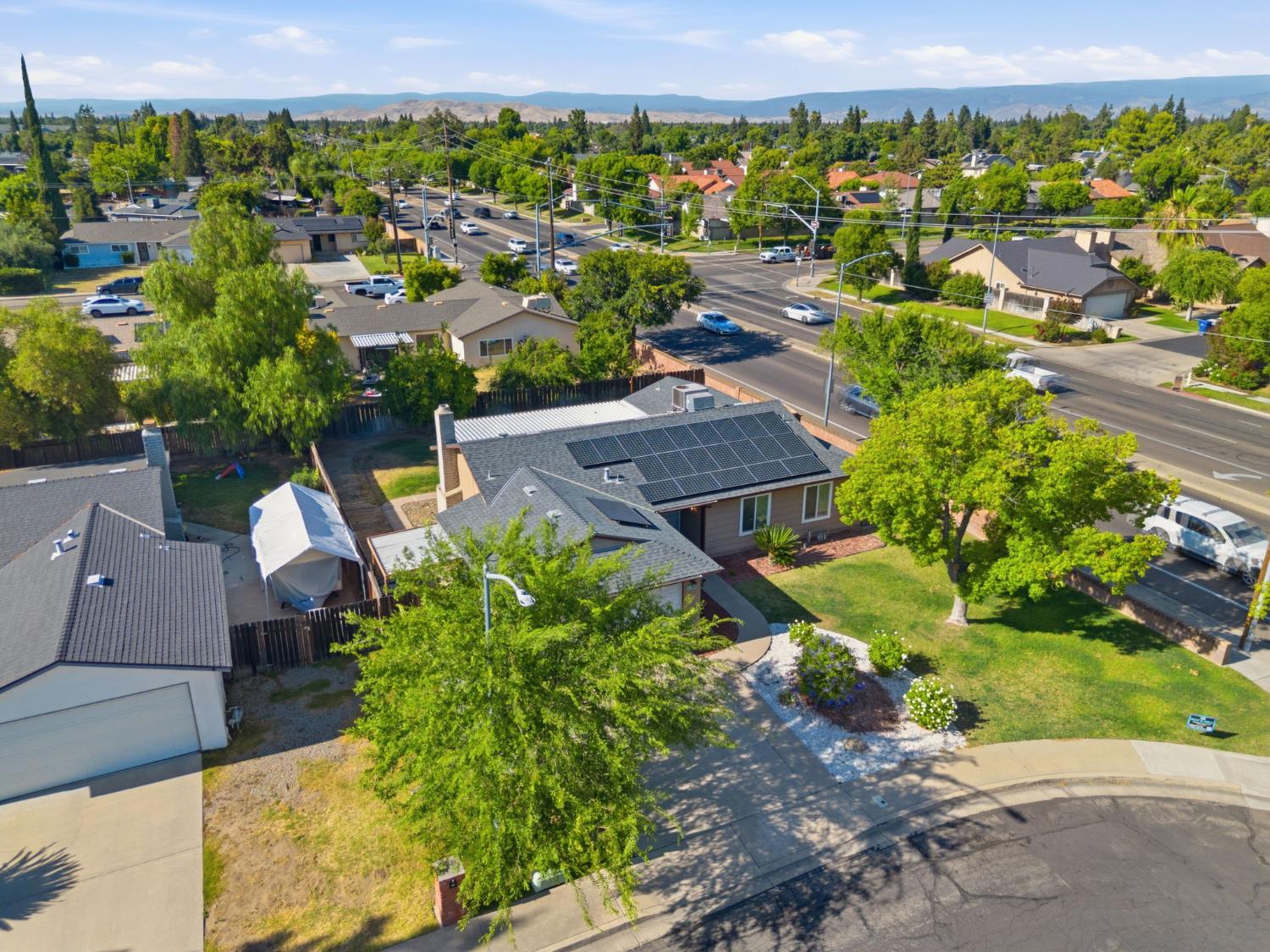1793 Norwich Ave, Clovis, CA 93611