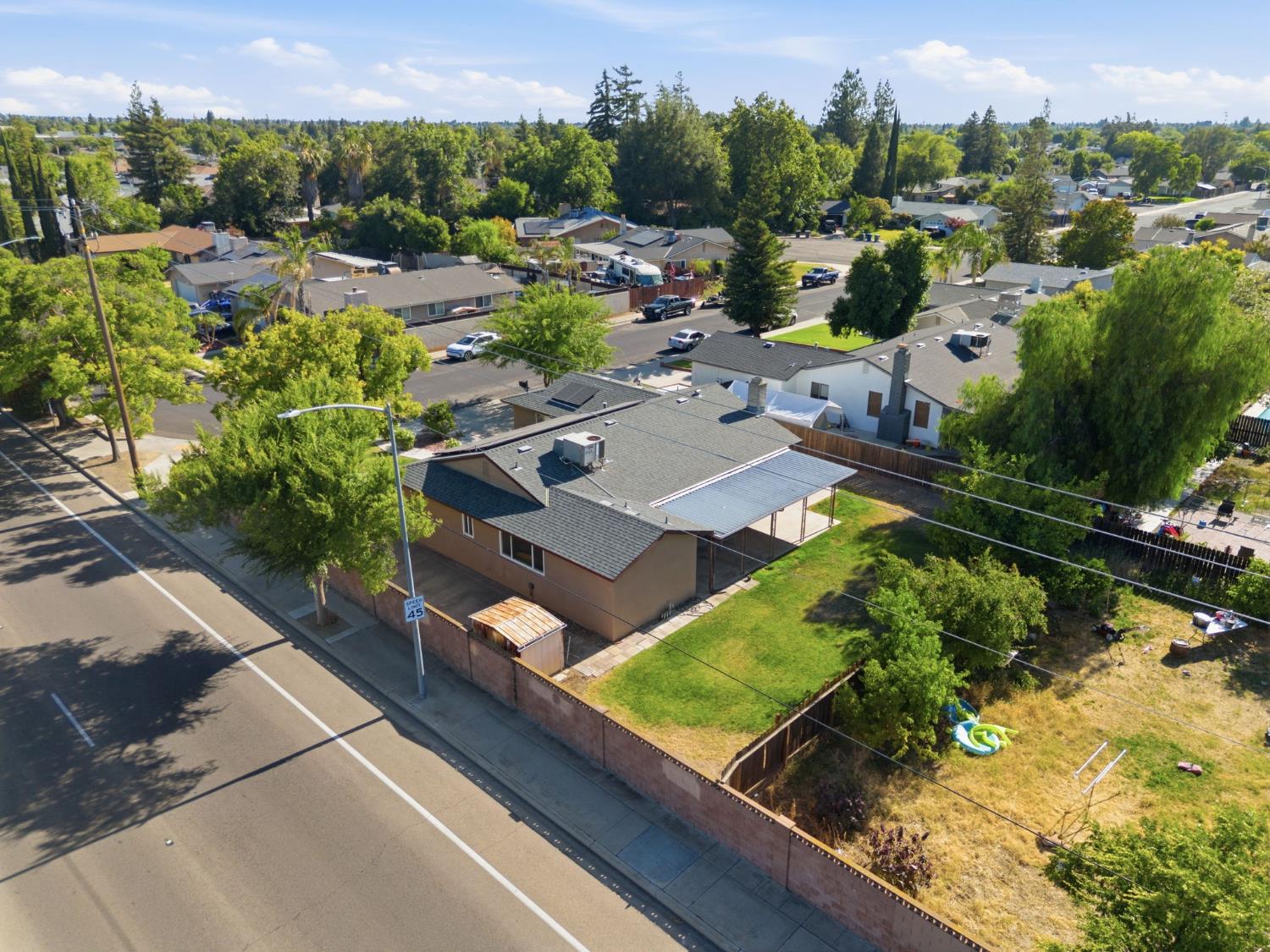 1793 Norwich Ave, Clovis, CA 93611