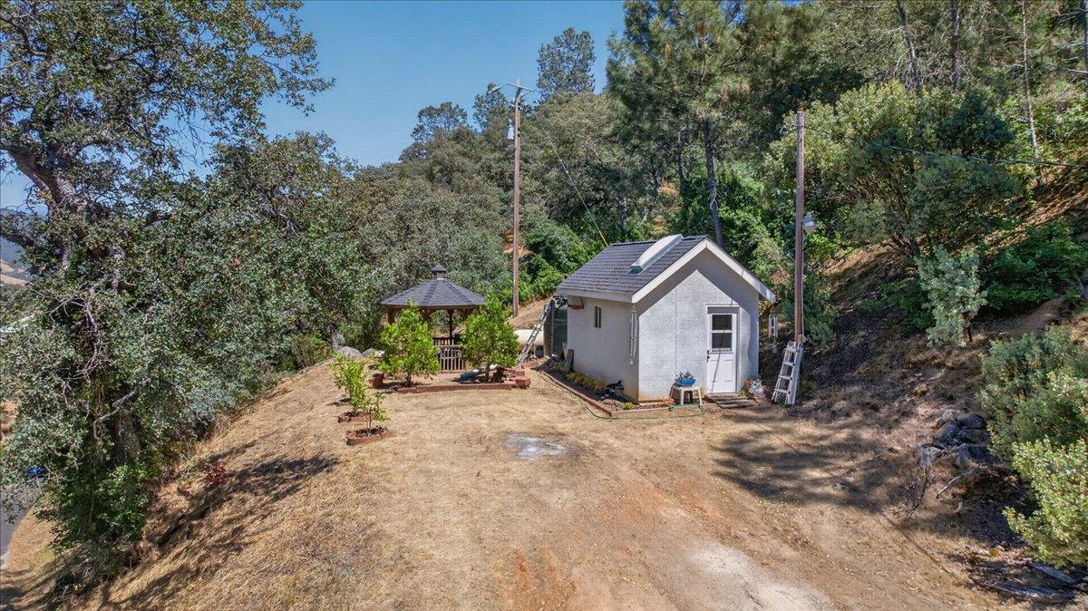 28945 Bonneyview Rd, Tollhouse, CA 93667