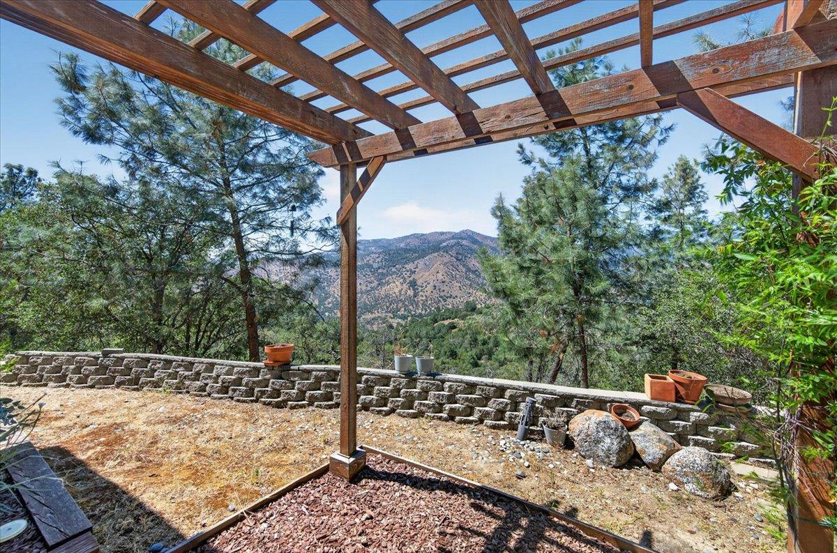 28945 Bonneyview Rd, Tollhouse, CA 93667
