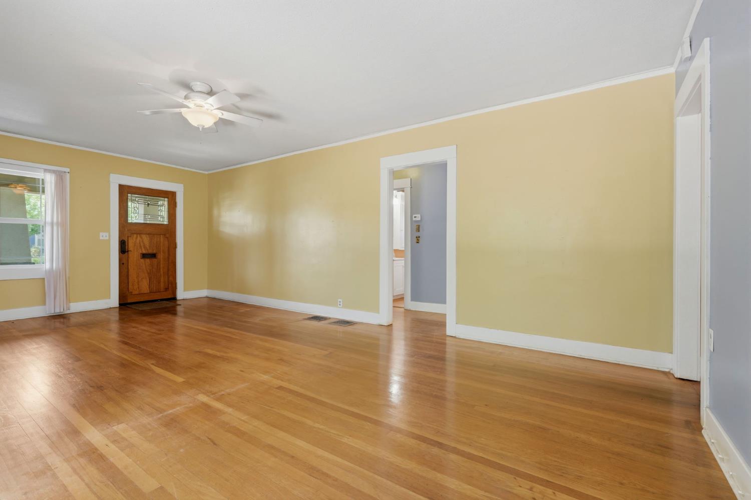 220 S D St, Exeter, CA 93221