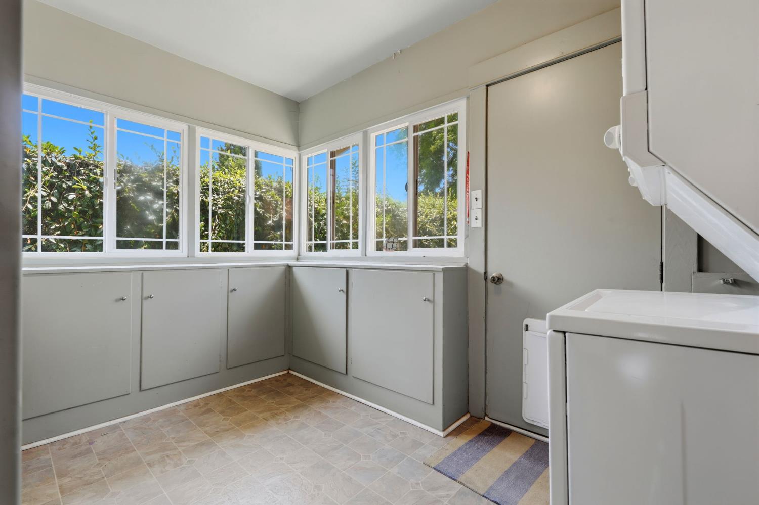 220 S D St, Exeter, CA 93221