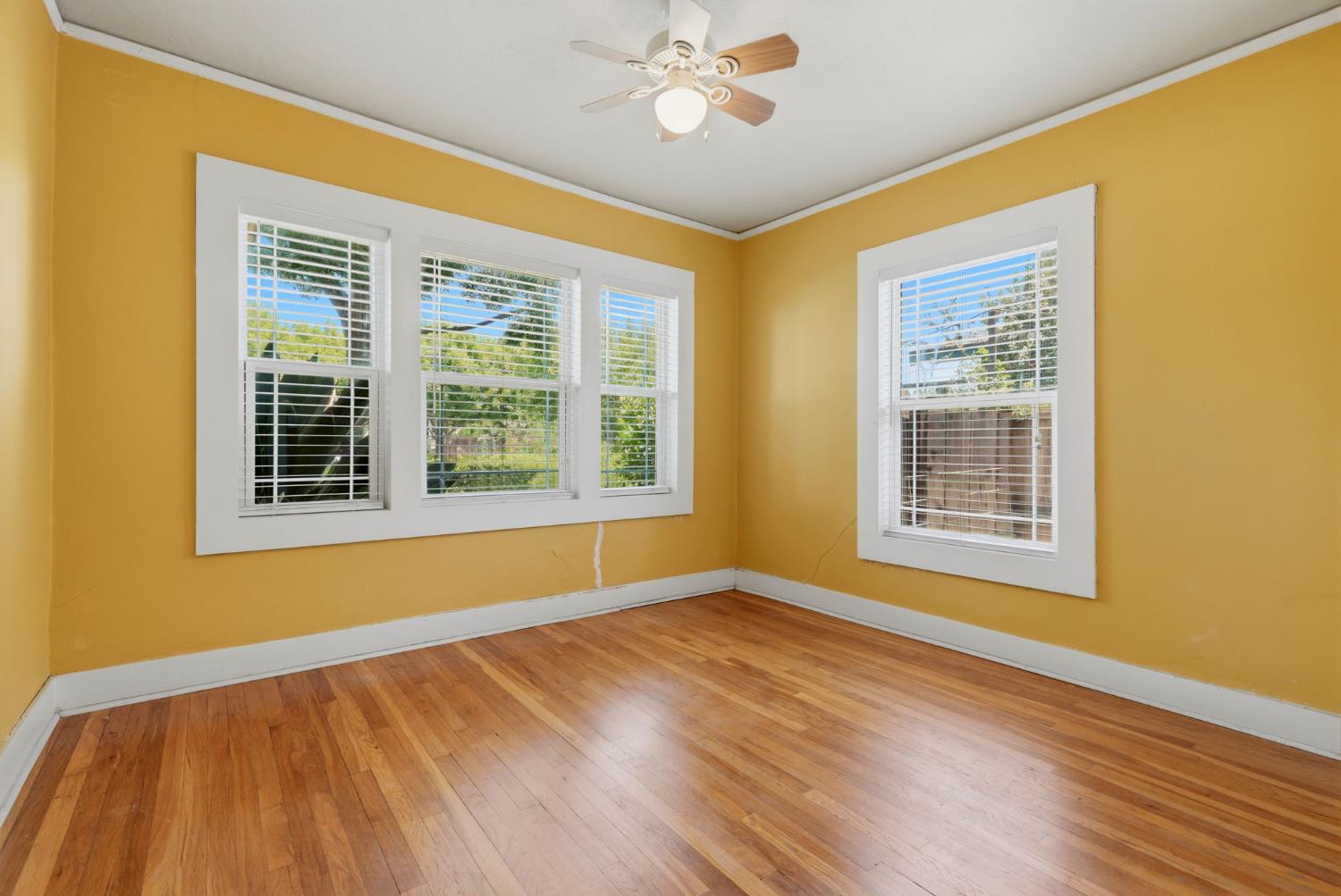 220 S D St, Exeter, CA 93221