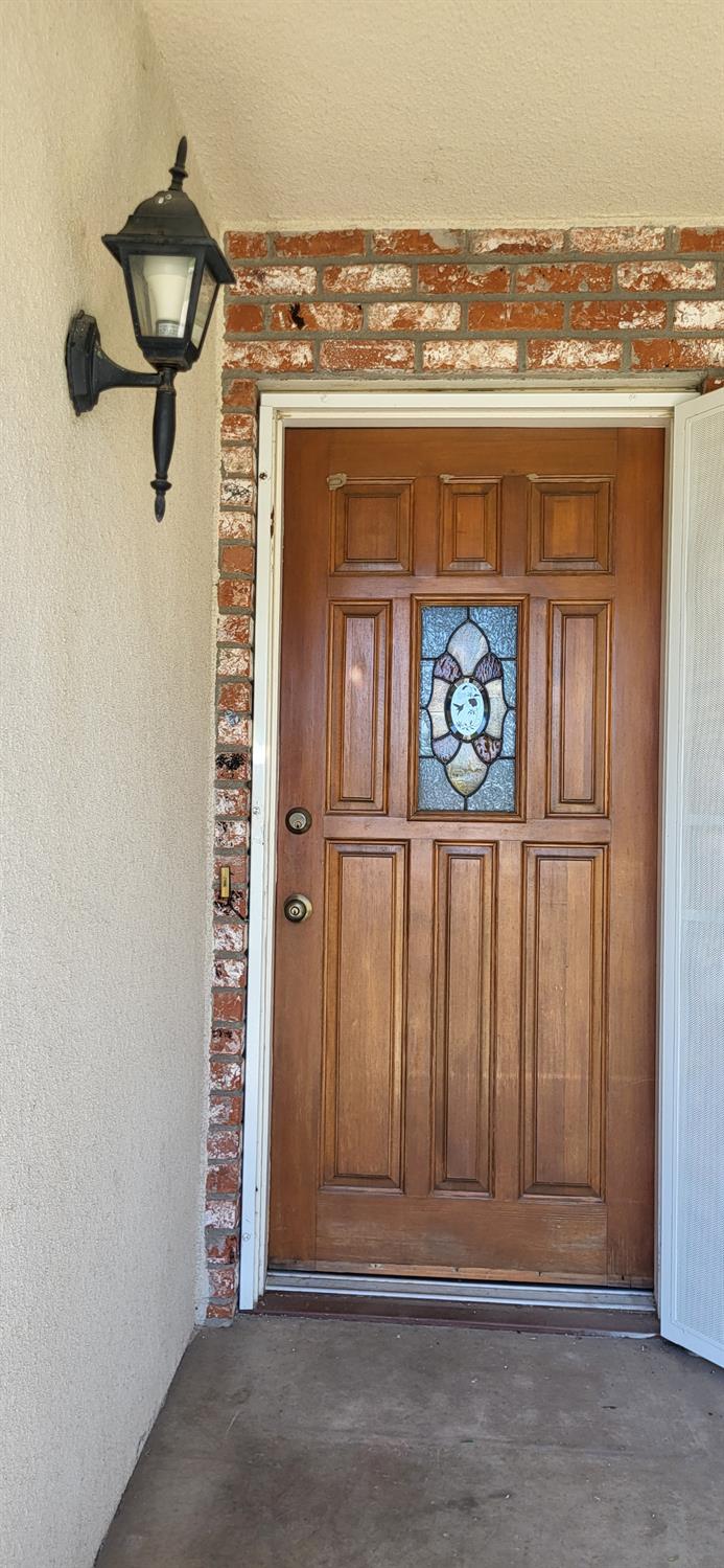 2638 E Warner, Fresno, CA 93710
