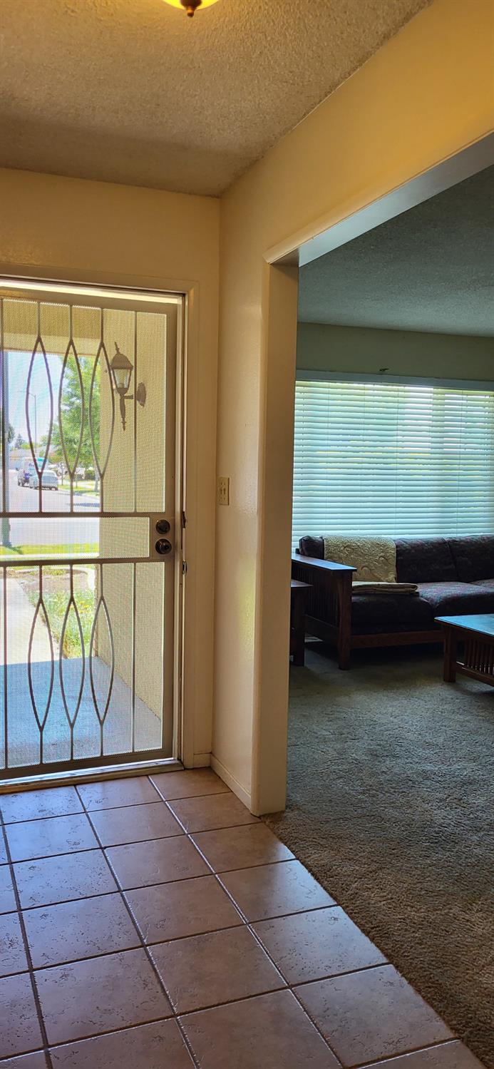 2638 E Warner, Fresno, CA 93710