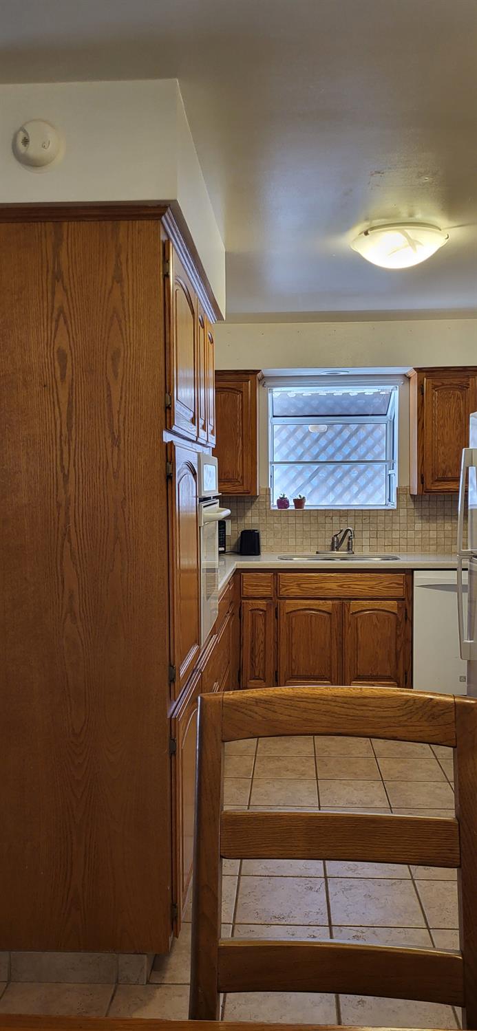 2638 E Warner, Fresno, CA 93710