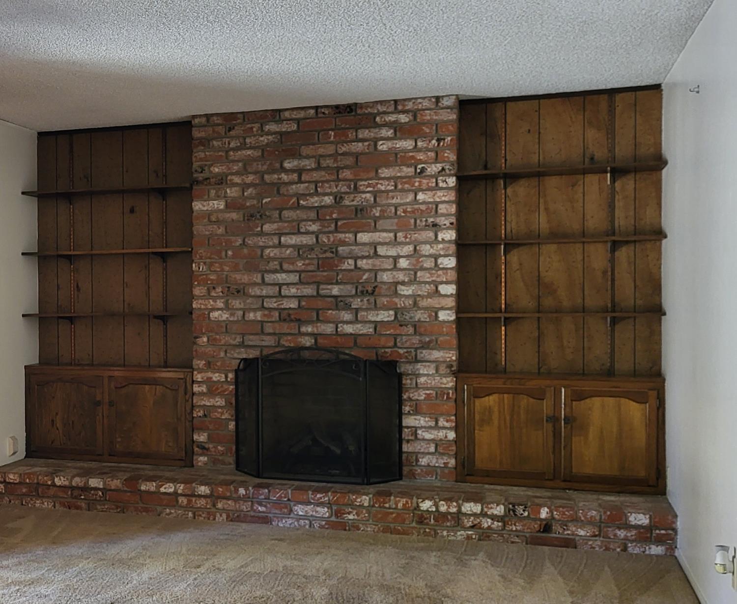 2638 E Warner, Fresno, CA 93710