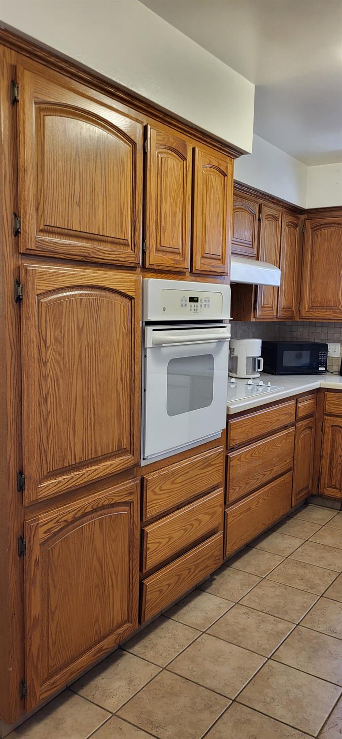 2638 E Warner, Fresno, CA 93710