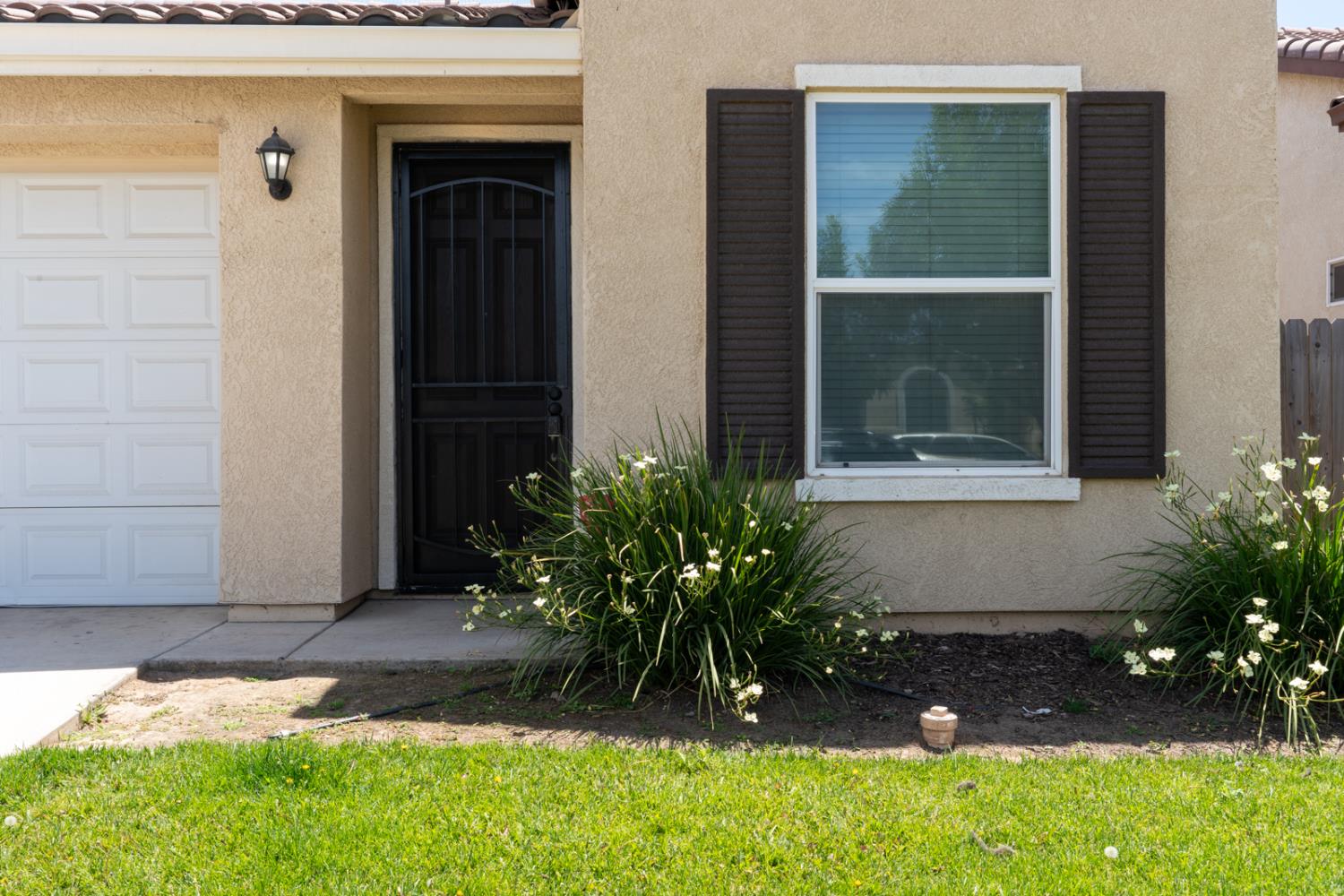 1476 Dynes S, Merced, CA 95348