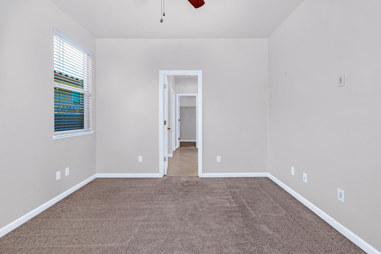 1476 Dynes S, Merced, CA 95348