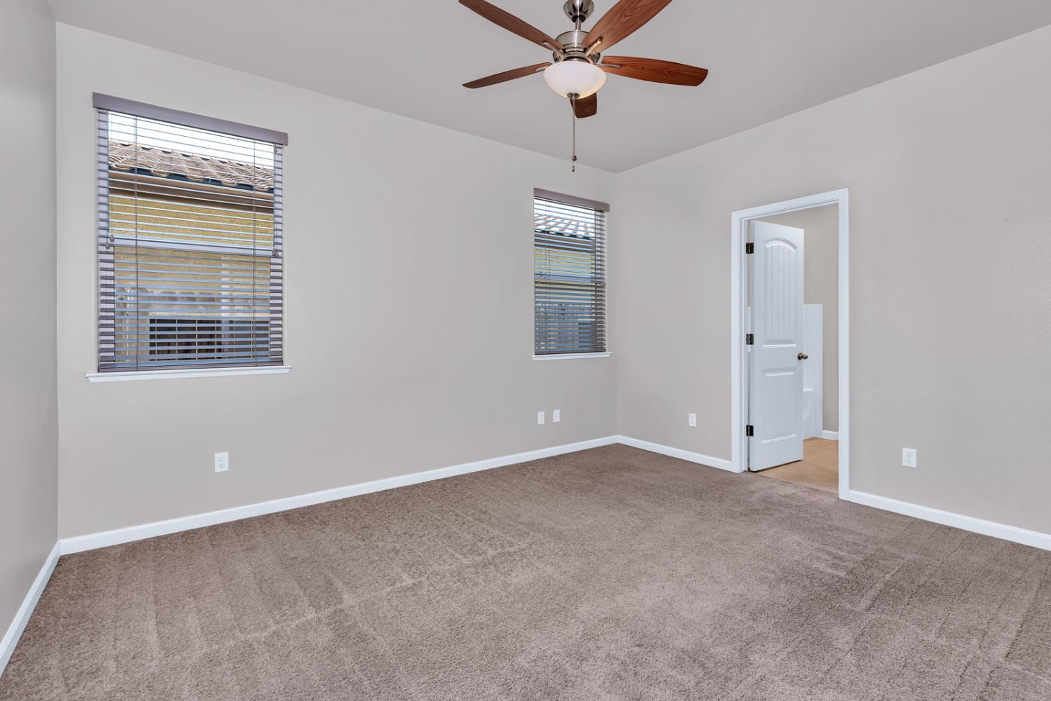 1476 Dynes S, Merced, CA 95348