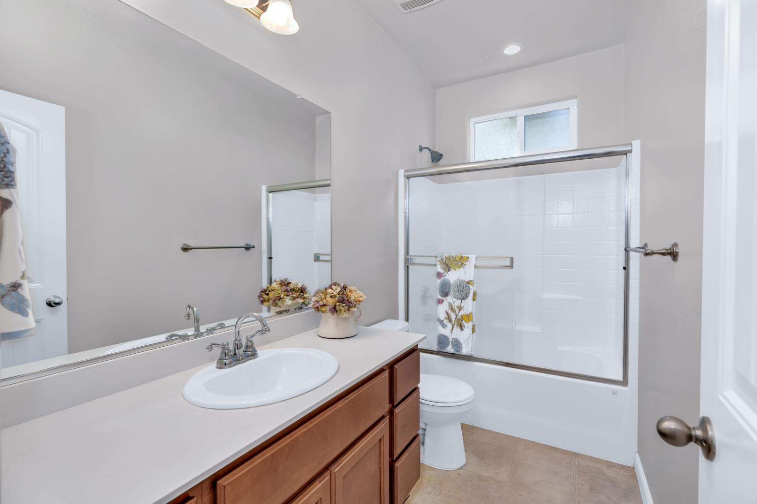 1476 Dynes S, Merced, CA 95348