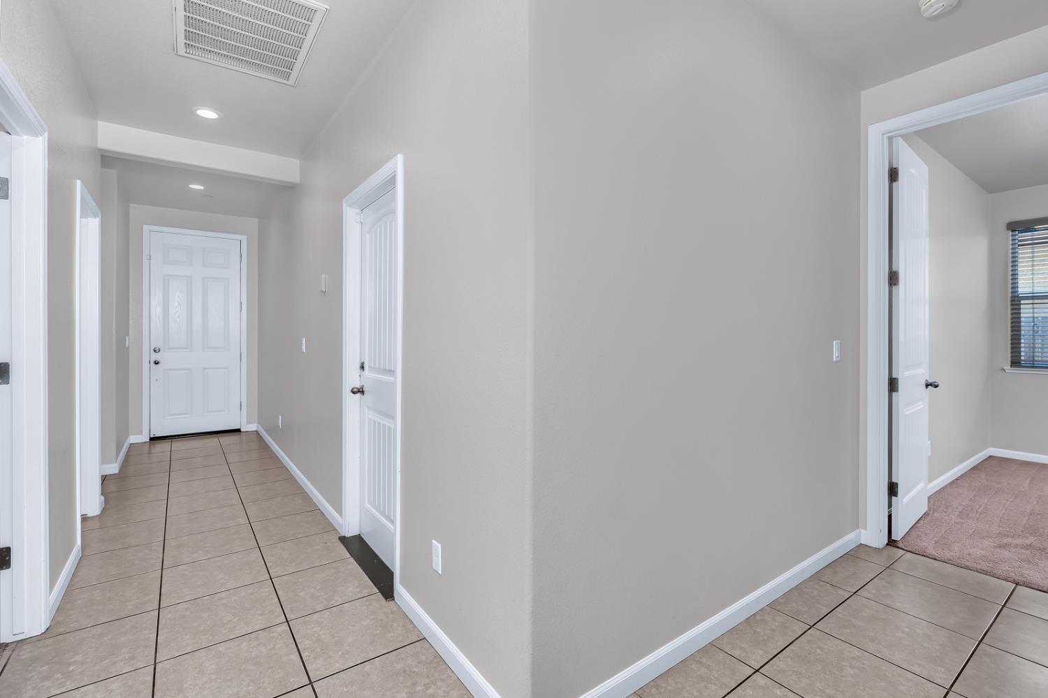 1476 Dynes S, Merced, CA 95348