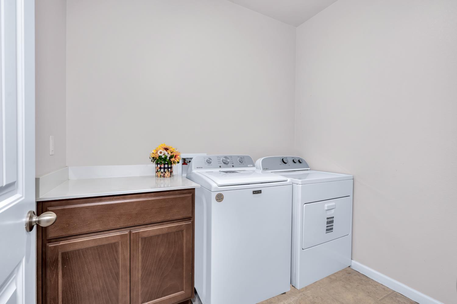 1476 Dynes S, Merced, CA 95348