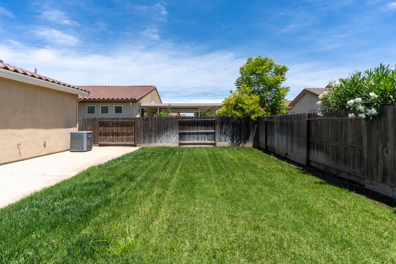1476 Dynes S, Merced, CA 95348