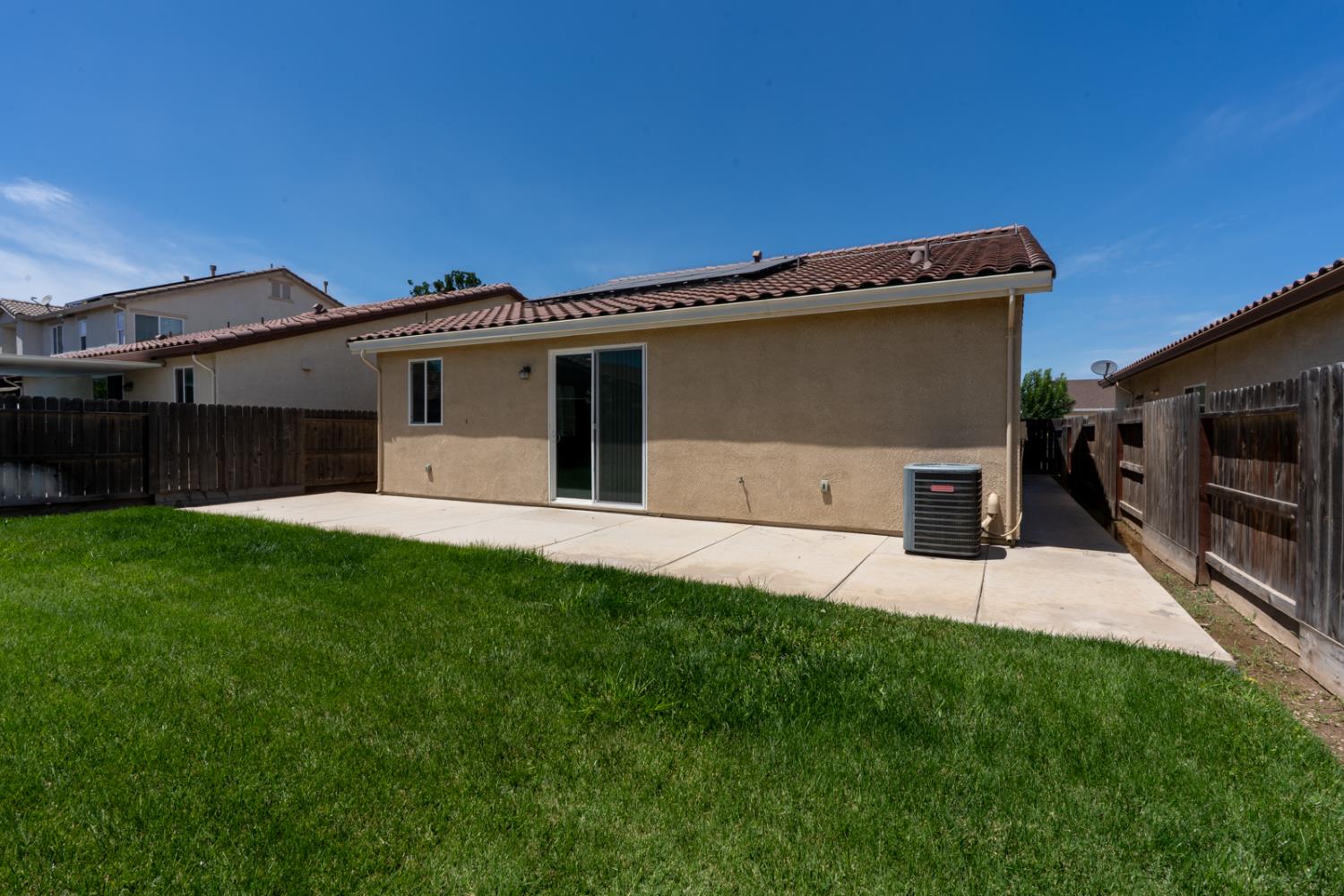 1476 Dynes S, Merced, CA 95348