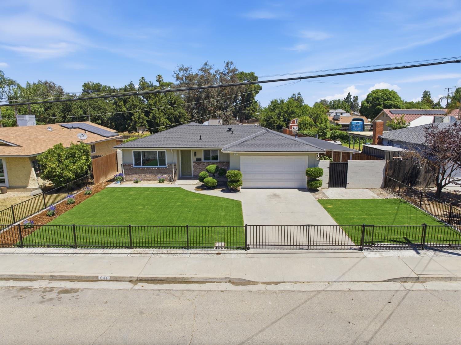 641 Kern St, Kingsburg, CA 93631
