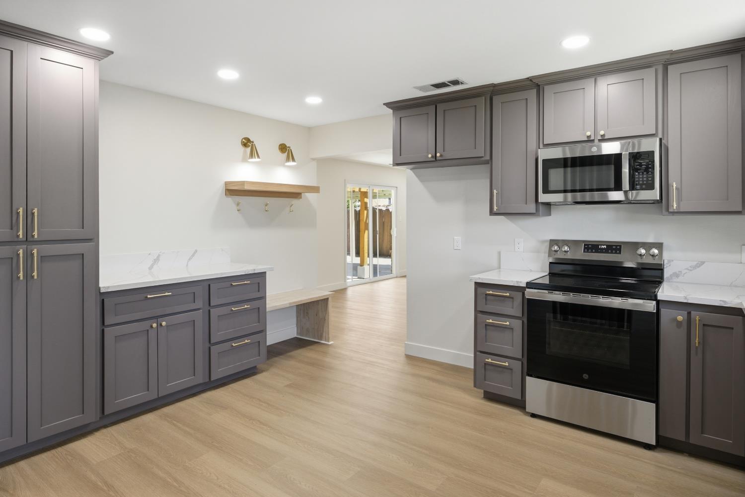 641 Kern St, Kingsburg, CA 93631