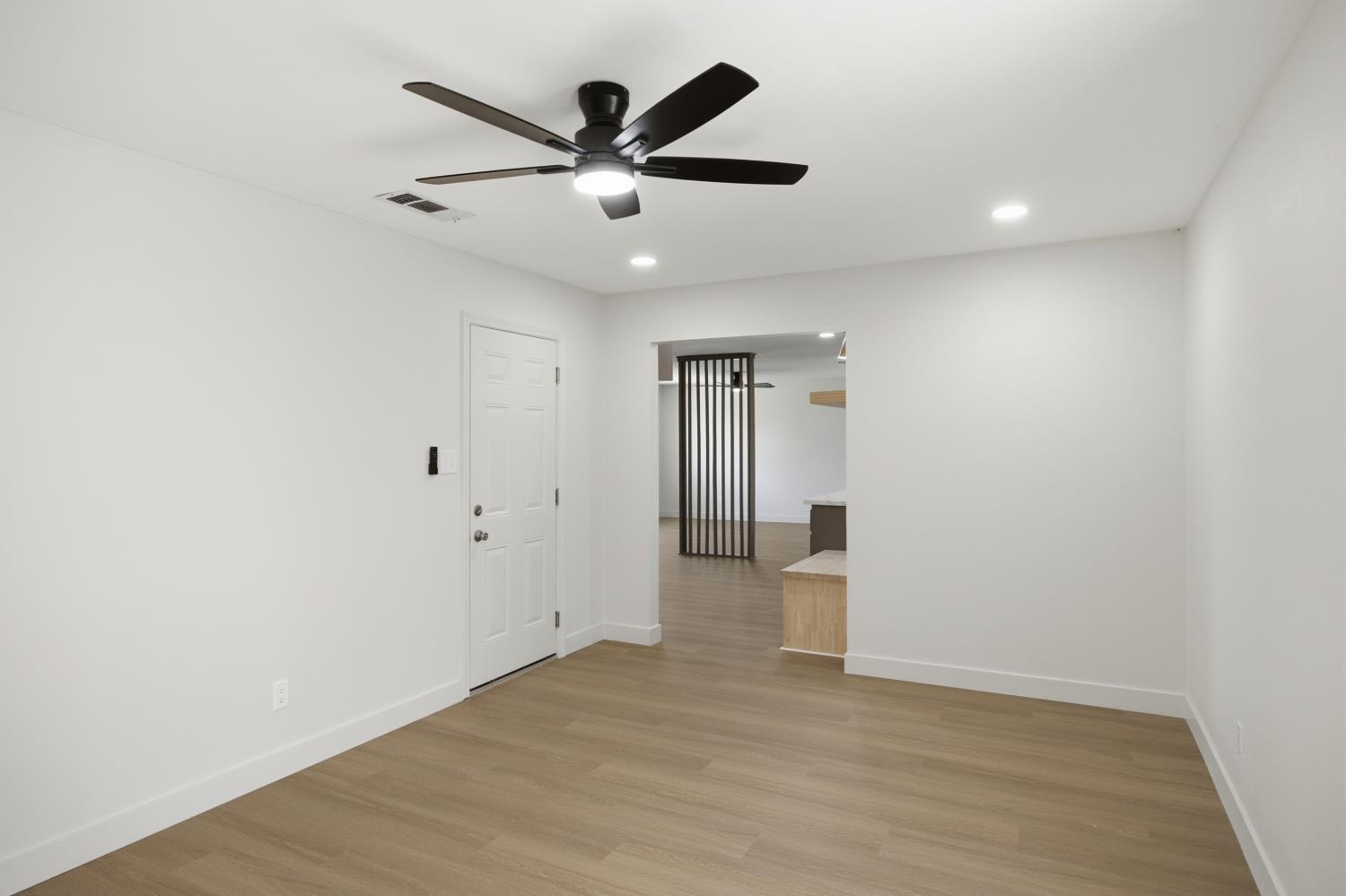 641 Kern St, Kingsburg, CA 93631