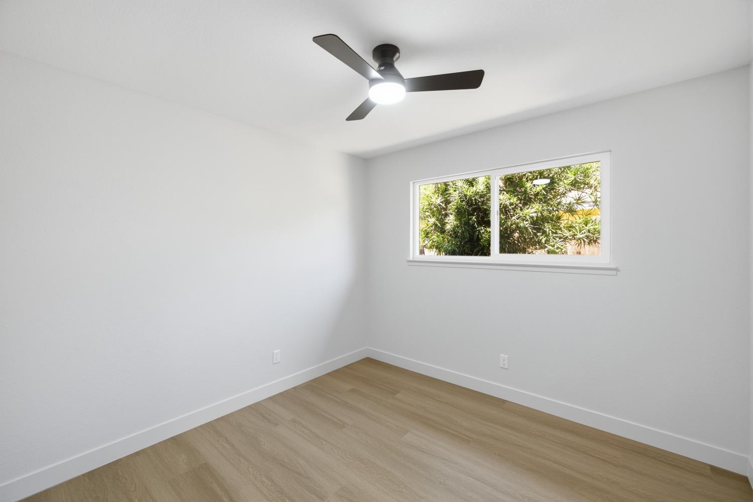 641 Kern St, Kingsburg, CA 93631