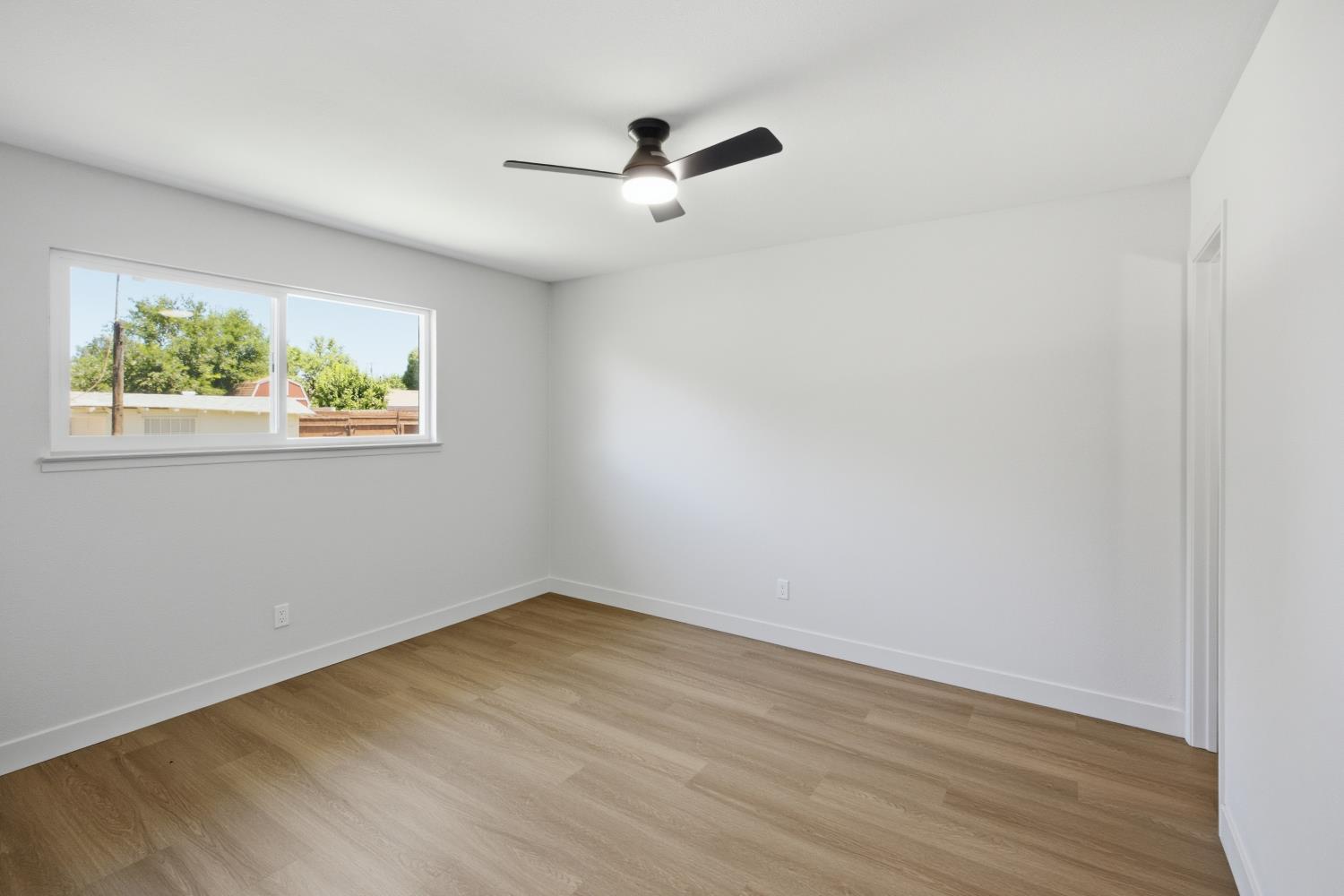 641 Kern St, Kingsburg, CA 93631