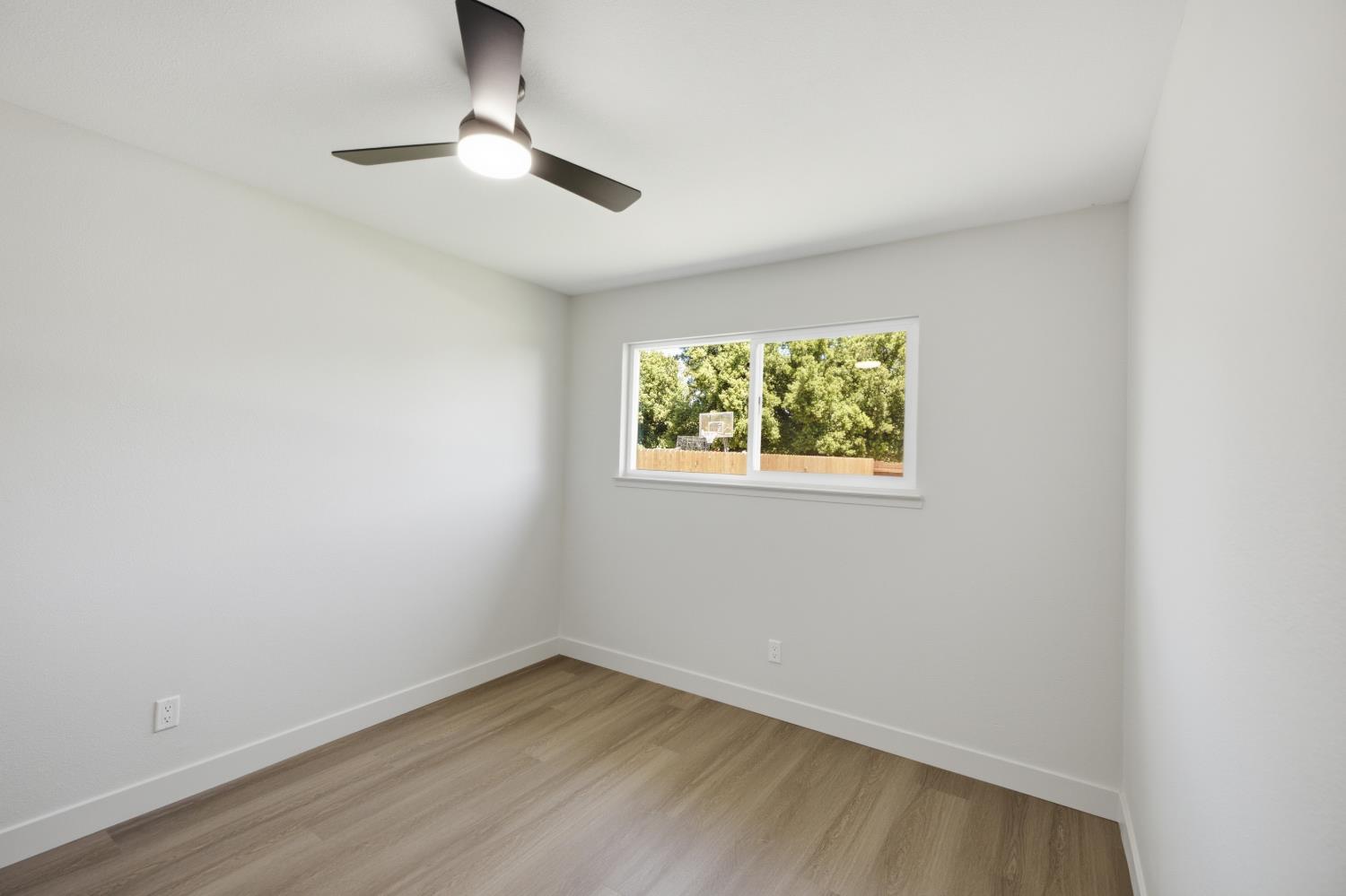 641 Kern St, Kingsburg, CA 93631