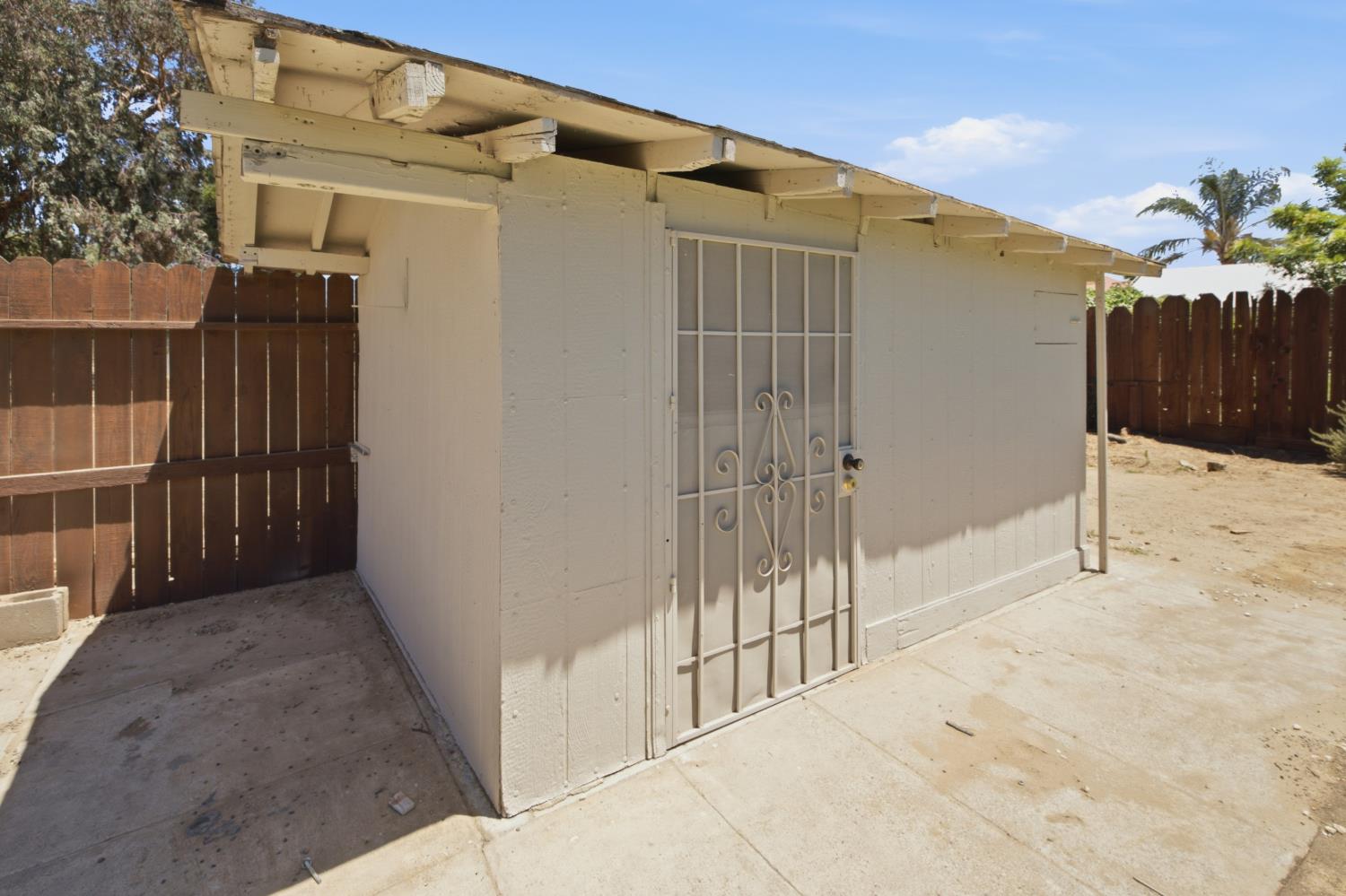 641 Kern St, Kingsburg, CA 93631