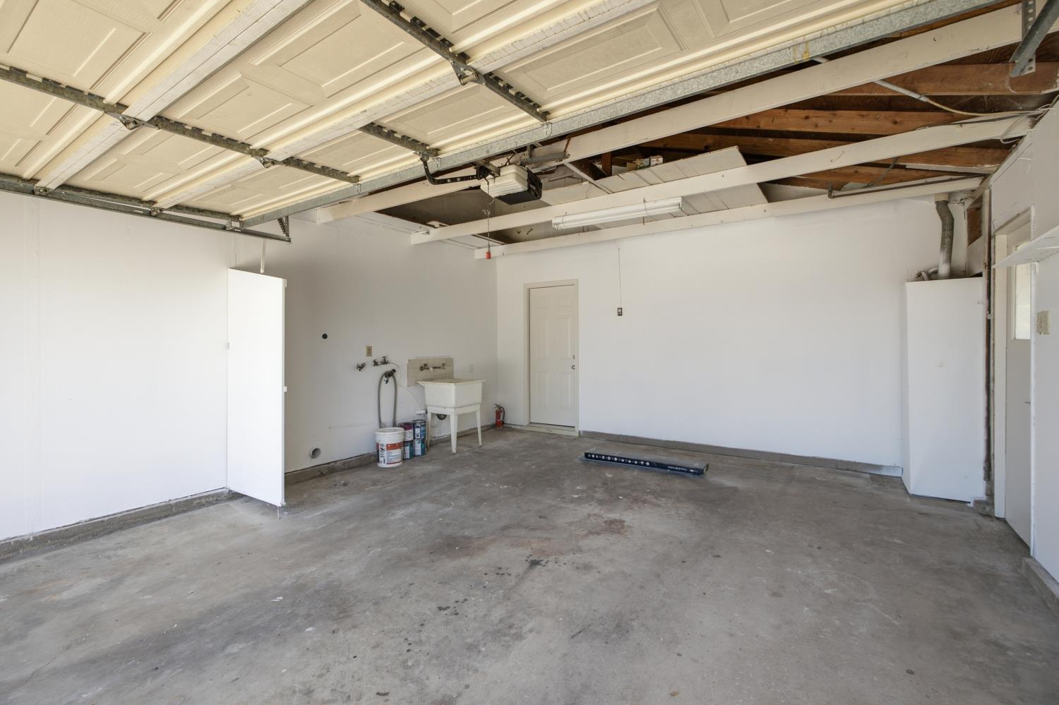 641 Kern St, Kingsburg, CA 93631