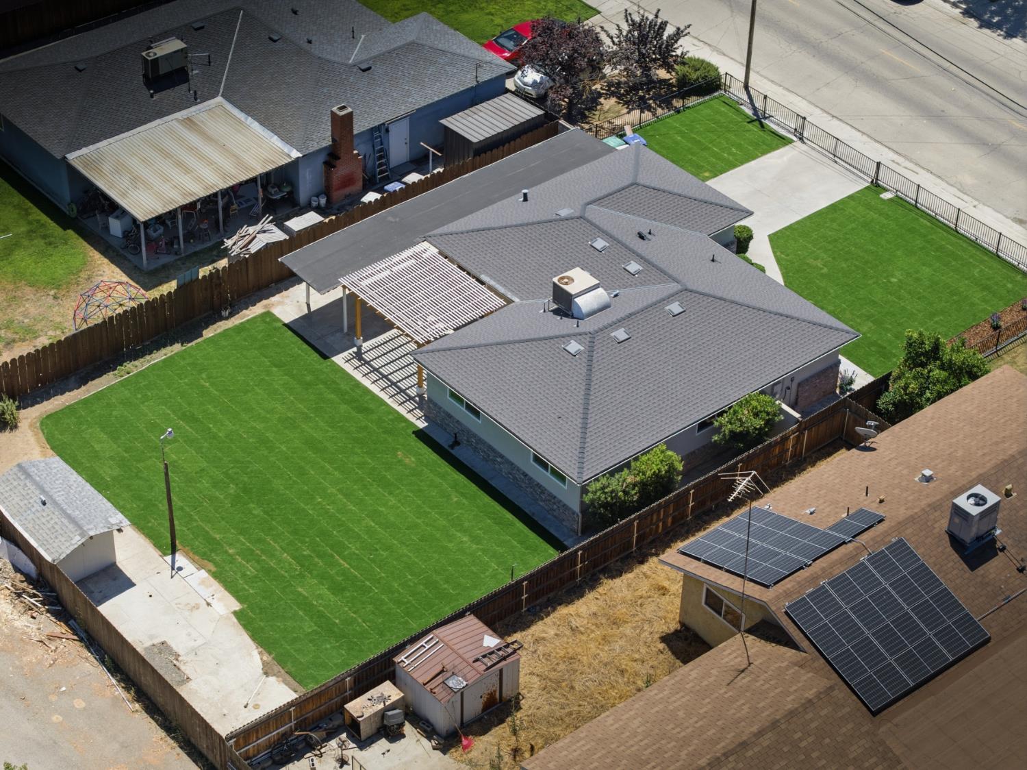 641 Kern St, Kingsburg, CA 93631