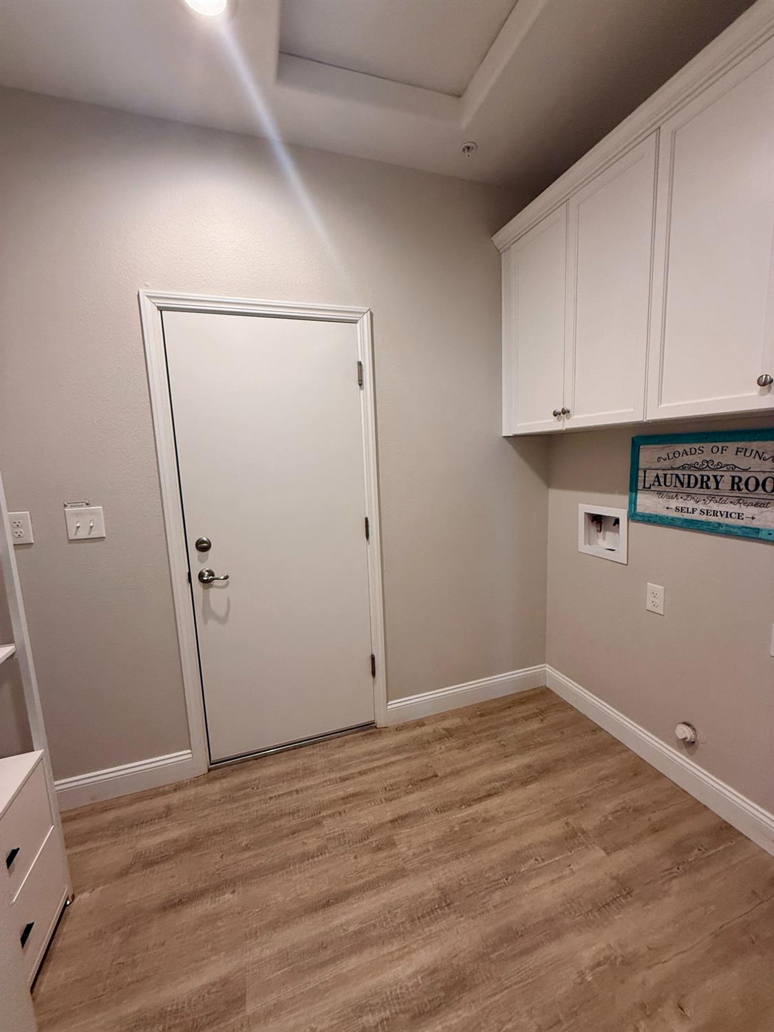 182 N Almond Ave, Kerman, CA 93630