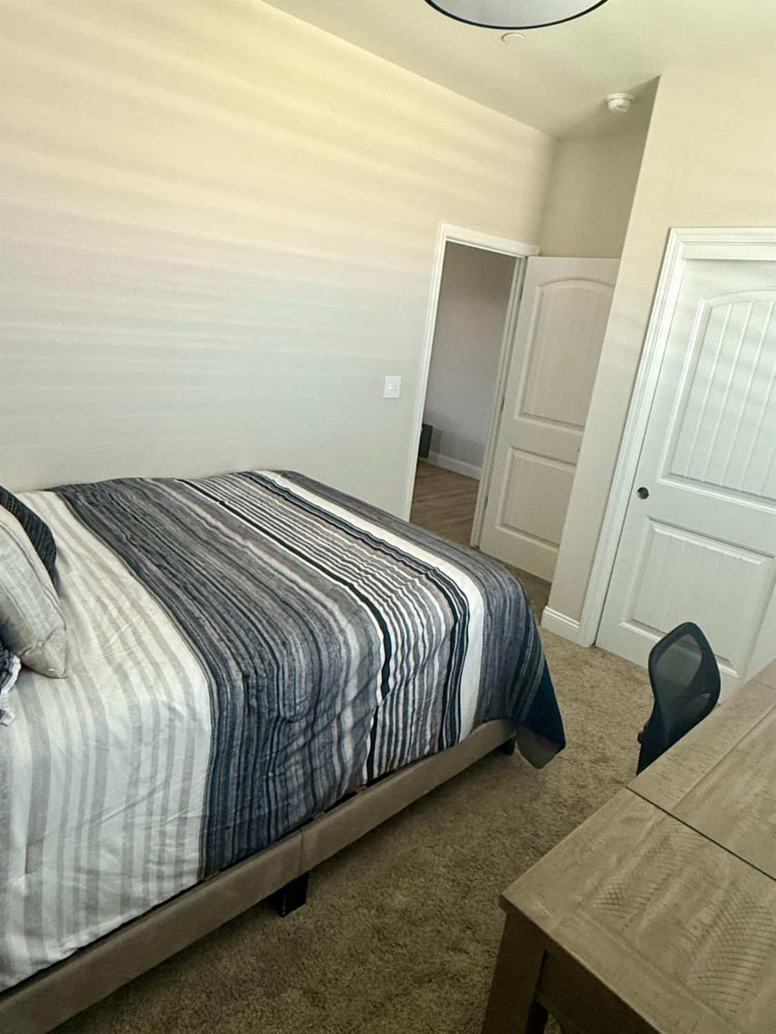 182 N Almond Ave, Kerman, CA 93630