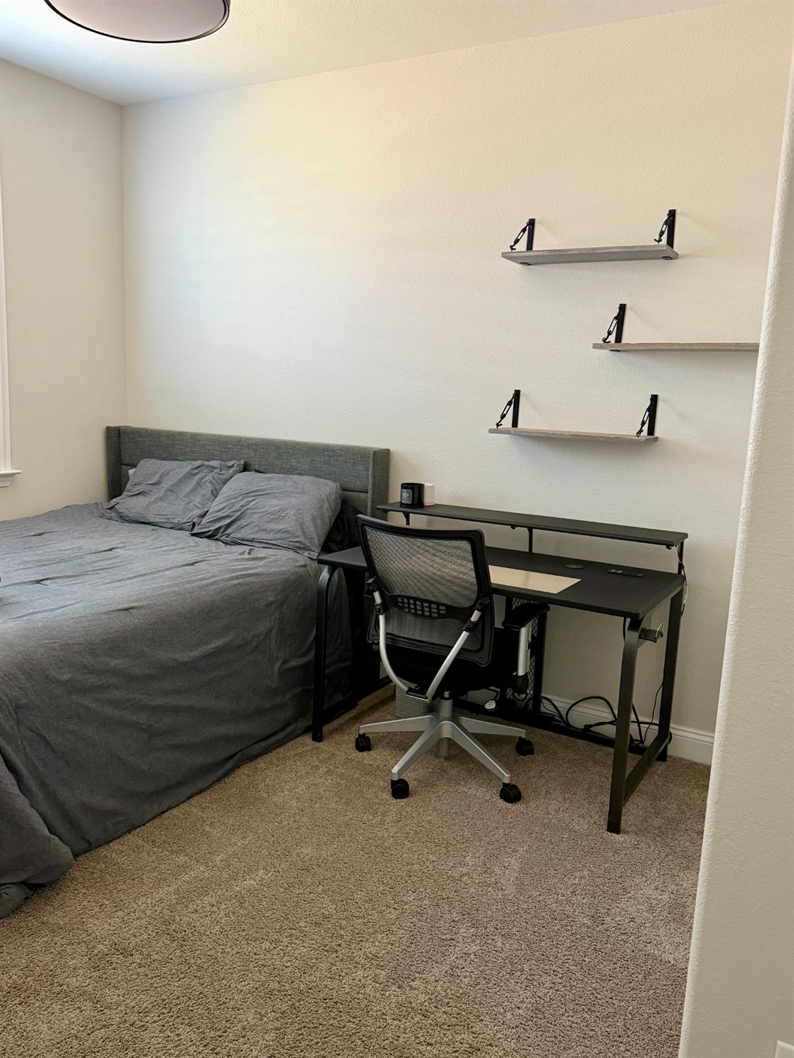 182 N Almond Ave, Kerman, CA 93630