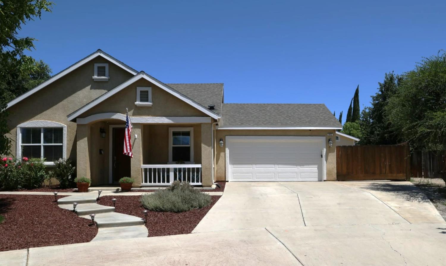 602 E Abbott Ave, Reedley, CA 93654