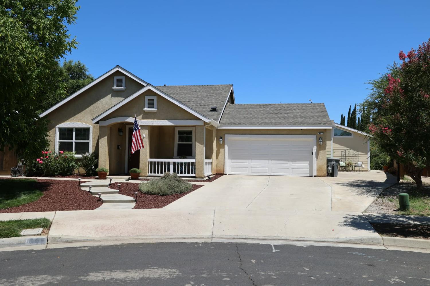 602 E Abbott Ave, Reedley, CA 93654