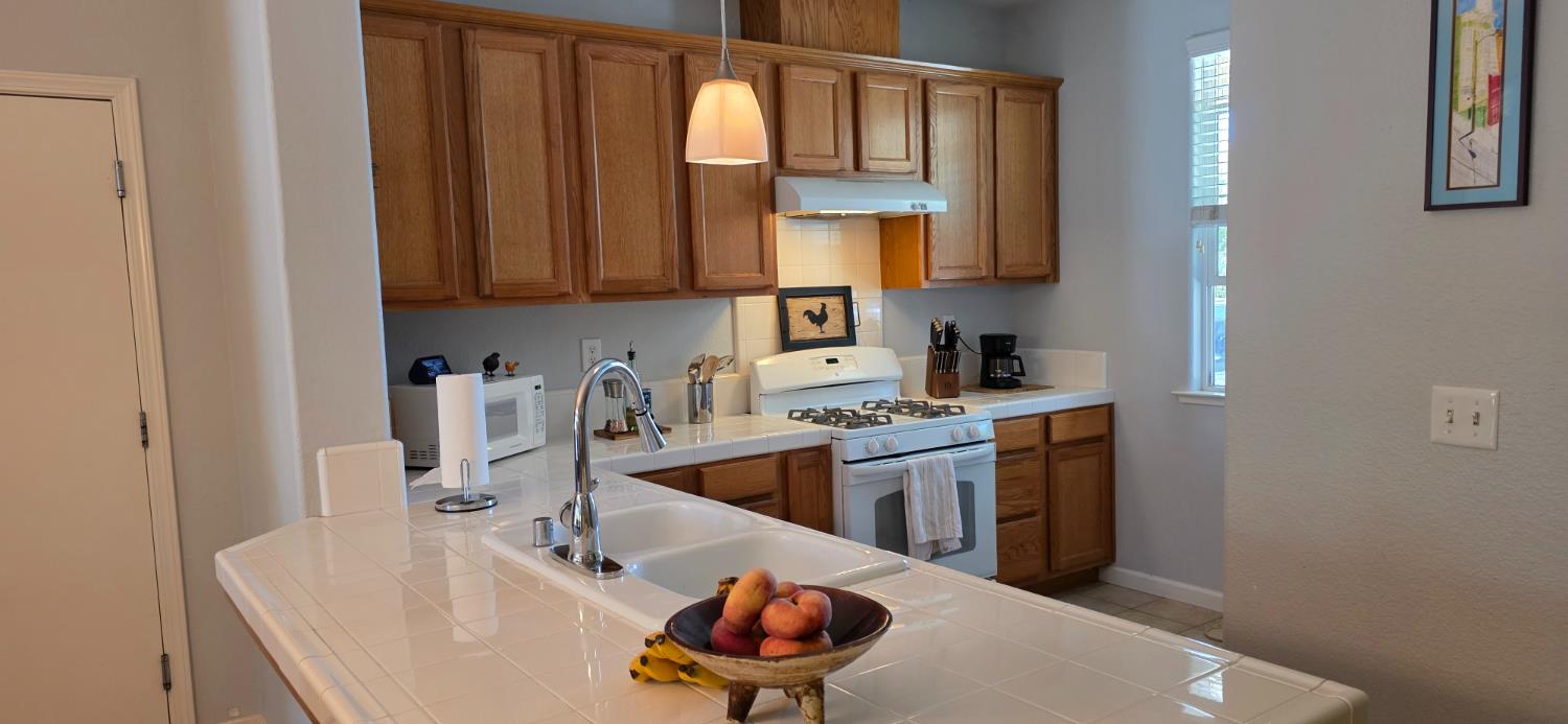 602 E Abbott Ave, Reedley, CA 93654