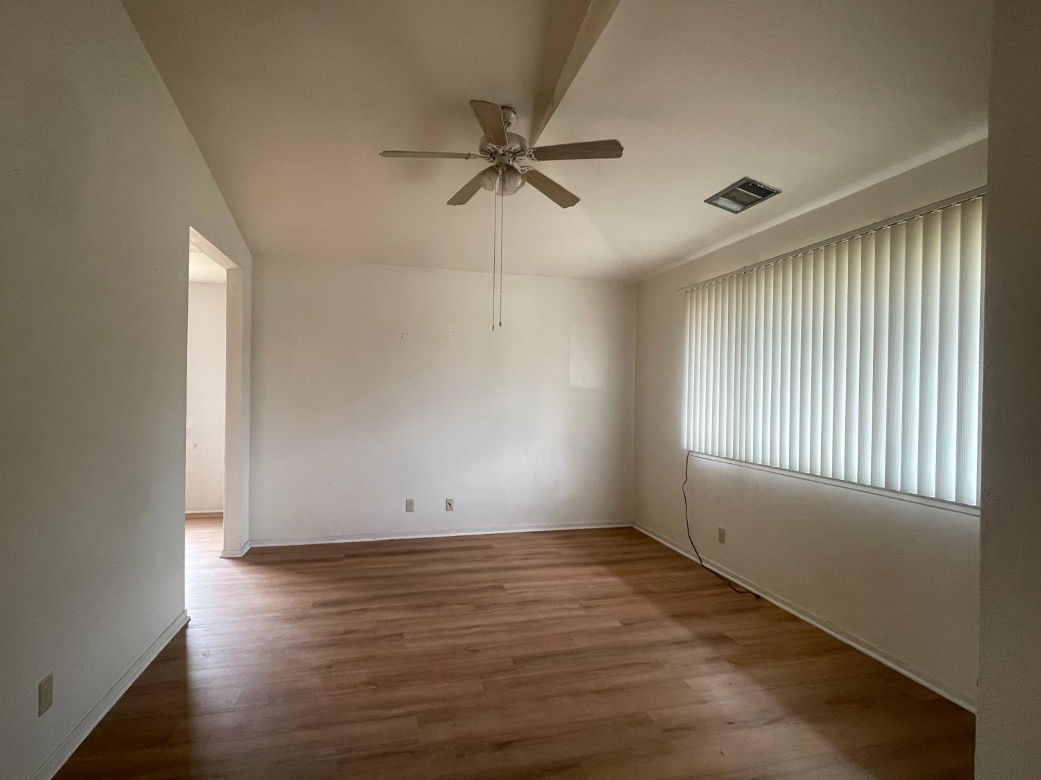 438 Buckeye Springs St, Coalinga, CA 93210