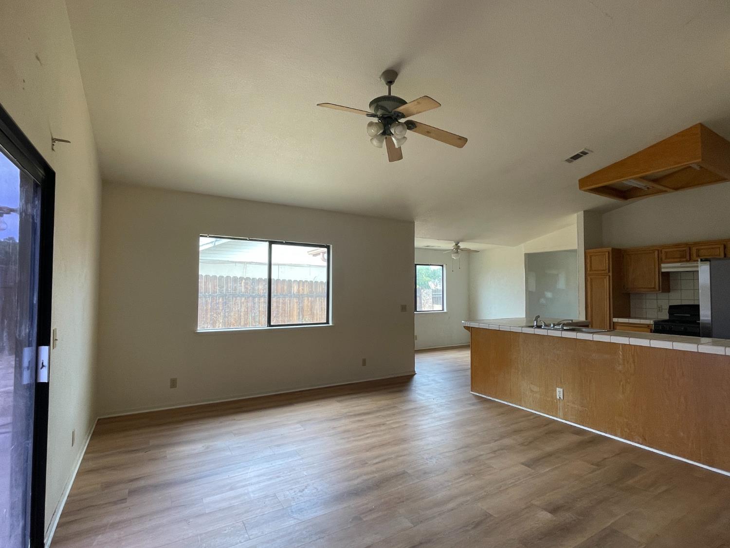 438 Buckeye Springs St, Coalinga, CA 93210